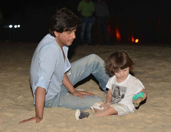 11 Celebrity Dads Who Have Proved They Are No Less Than Moms When It Comes To Parenting 3 11 Celebrity Dads Who Have Proved They Are No Less Than Moms When It Comes To Parenting RVCJ Media