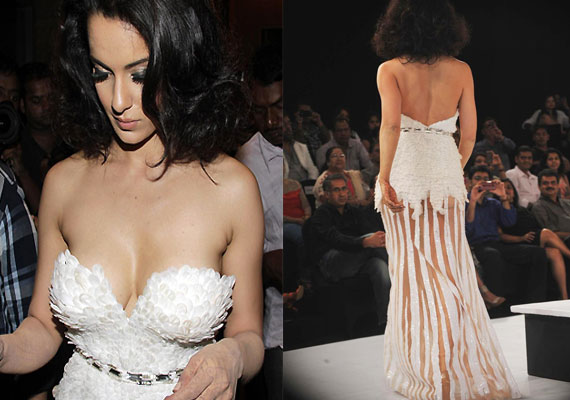10 Bollywood Celebrities Who Experienced Embarrassing Moments In Life - RVCJ Media
