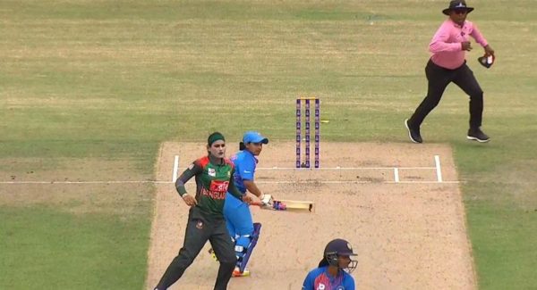 Anuja Patil Gets Out For Obstructing The Field. Twitter Is Divided - RVCJ Media