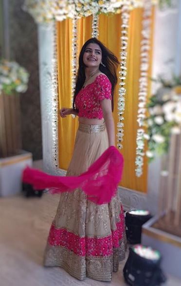 10 Beautiful Photos Of Bhagyashree'S Daughter Avantika. She Can Make A Great Bollywood Actress 5 10 Beautiful Photos Of Bhagyashree's Daughter Avantika. She Can Make A Great Bollywood Actress - RVCJ Media