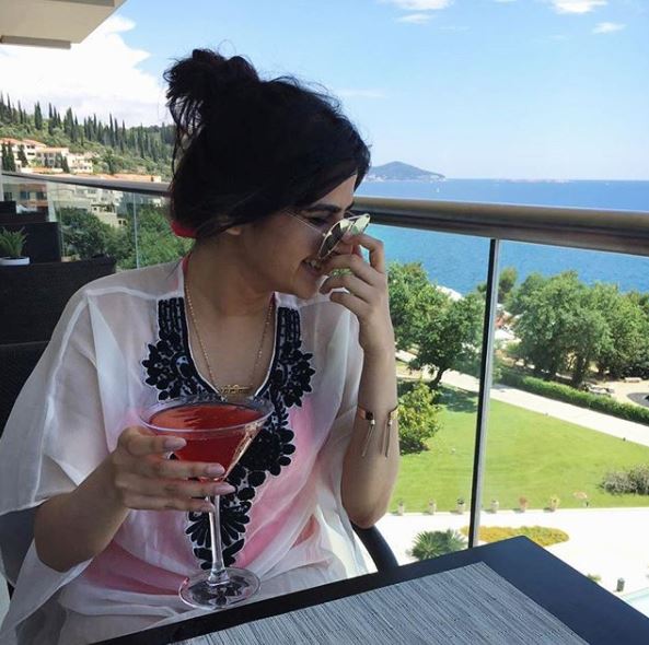 10 Beautiful Photos Of Bhagyashree'S Daughter Avantika. She Can Make A Great Bollywood Actress 10 10 Beautiful Photos Of Bhagyashree's Daughter Avantika. She Can Make A Great Bollywood Actress - RVCJ Media