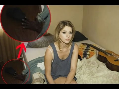 Woman Sent Bedroom Pic To Husband. He Saw This & Immediately Demanded Divorce - RVCJ Media