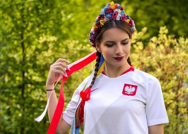 20 Beautiful Fans Spotted At FIFA World Cup 2018. You'll Thank The Photographer For These Pics - RVCJ Media