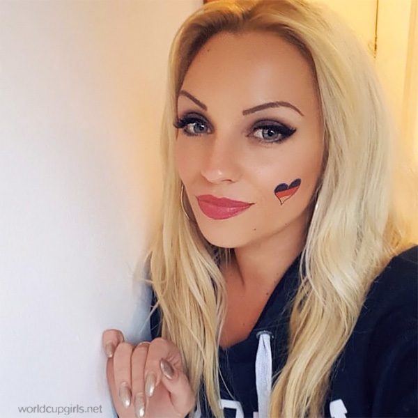 20 Beautiful Fans Spotted At FIFA World Cup 2018. You'll Thank The Photographer For These Pics - RVCJ Media