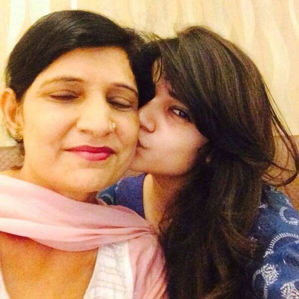 Girl’s FB Post Tells How Doctors Cheated Her Family & Charged Rs 1 Crore But Couldn’t Save Her Mom - RVCJ Media