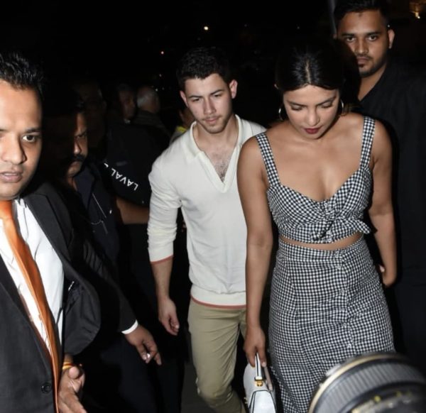 Nick Made His Relationship With Priyanka Official In A Very Sweet Way &Amp; You’ll Love It 3 Nick Made His Relationship With Priyanka Official In A Very Sweet Way & You’ll Love It - RVCJ Media