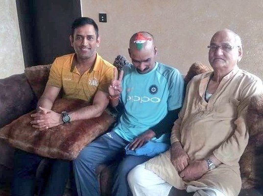 Ms Dhoni Did Something Special For India’s Biggest Cricket Fan After Victory In Ipl. Won Hearts 5 MS Dhoni Did Something Special For India’s Biggest Cricket Fan After Victory In IPL. Won Hearts - RVCJ Media
