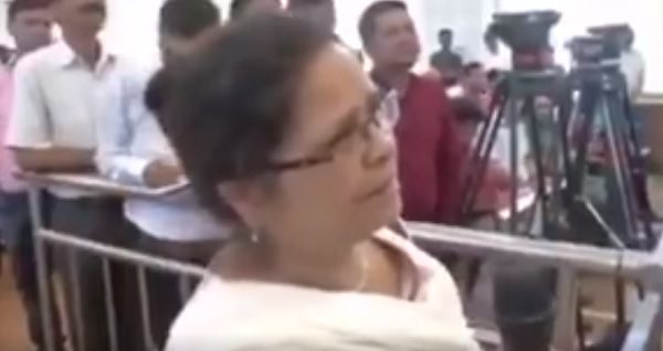 School Principal Demanded Transfer & Argued With Uttarakhand CM, Got Suspended. See The Video - RVCJ Media