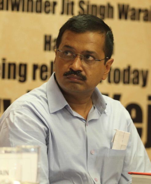 Arvind Kejriwal Slapped By A Man During A Roadshow In Delhi, Taken Into Police Custody - RVCJ Media