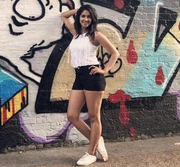 Sanju Actor Vicky Kaushal Is Dating This Actress. She’s Damn Beautiful - RVCJ Media