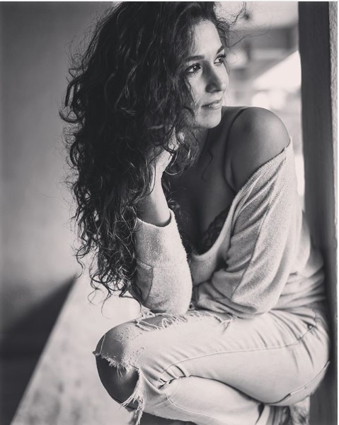 Sanju Actor Vicky Kaushal Is Dating This Actress. She’s Damn Beautiful - RVCJ Media