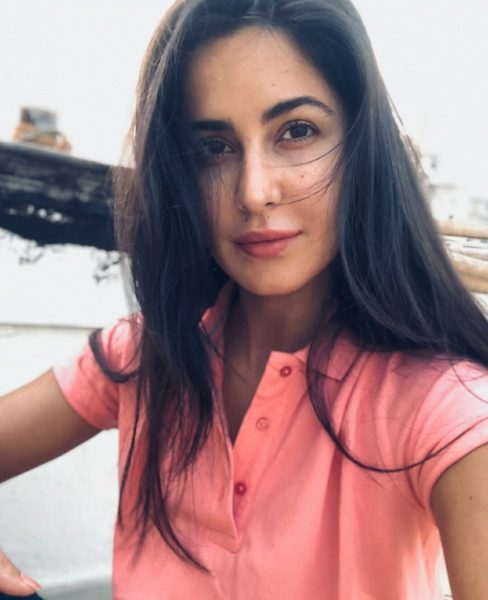 Fan Misbehaved With Katrina And Showed Arrogance. She Gave A Brilliant Reply 2 Fan Misbehaved With Katrina And Showed Arrogance. She Gave A Brilliant Reply - RVCJ Media