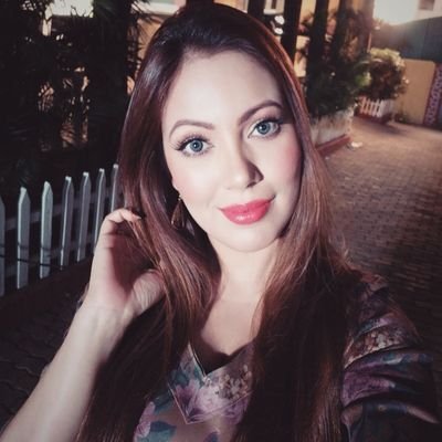Fans Clicked Selfies At Kavi Azad'S Funeral. Munmun Dutta Slammed Them 3 Fans Clicked Selfies At Kavi Azad's Funeral. Munmun Dutta Slammed Them - RVCJ Media