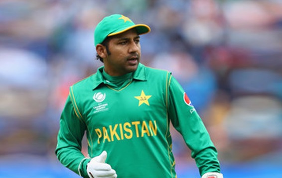Sarfraz Ahmed Tried To Copy MS Dhoni But Failed Miserably. Watch The Video RVCJ Media