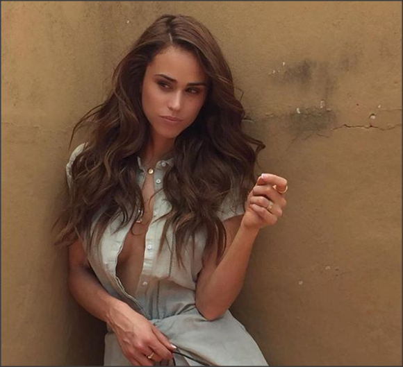 BF Dumps World's Hottest Weather Girl For Playing Call Of Duty. She's Heartbroken - RVCJ Media