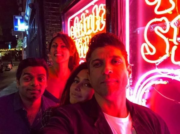 After Divorce With Wife Adhuna, Actor Farhan Akhtar Is Dating This Hot Actress? RVCJ Media
