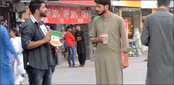 Guy Offers Money To Pakistanis For Tearing Indian Flag. Their Response Won Hearts - RVCJ Media