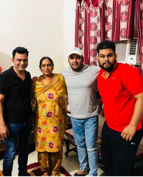 Kapil's Pictures From Raksha Bandhan Celebrations Are Going Viral. He Has Gained So Much Weight - RVCJ Media