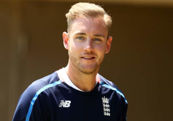 James Anderson Injured Himself By Playing A Golf Shot. This Is How Stuart Broad Reacted - RVCJ Media