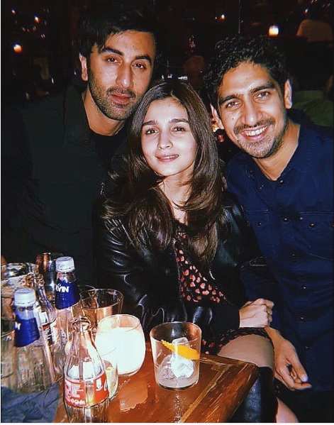 Alia Shared A Pic With Ranbir, People Trolled Them For Ditching Their Previous Partners - RVCJ Media