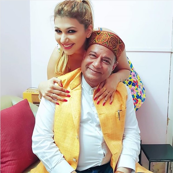 Even Anup Jalota Has Girlfriend. Twitter Trolled All The Single Guys Hilariously - RVCJ Media