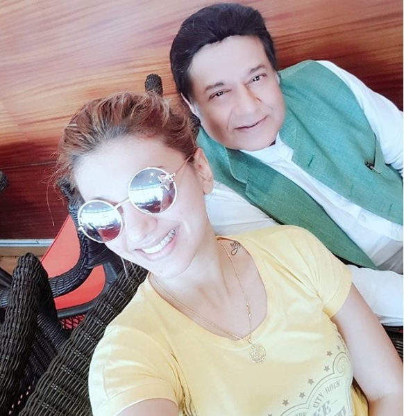 10 Pics Of Anup Jalota And His Girlfriend That Will Make Every Single Guy Jealous - RVCJ Media