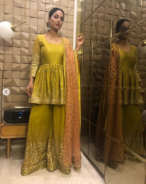 Hina Khan Wore A Traditional Dress On Eid, People Called Her Buddhi & Makeup Ki Dukan - RVCJ Media