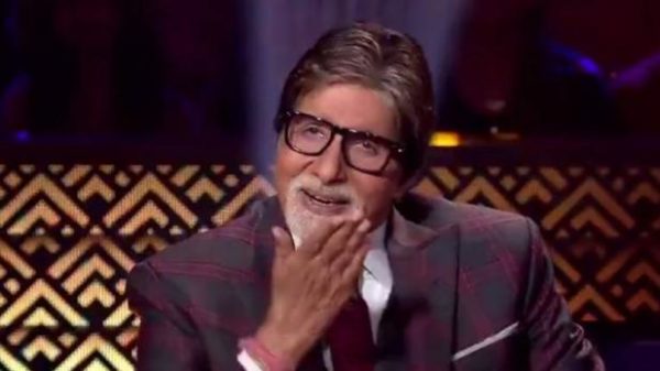 Big B Pulled Anushka’s Leg For Giving Flying Kisses To Virat Kohli During Match. See The Video - RVCJ Media