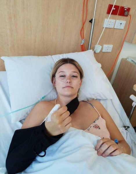 20-Yr Girl Used To Bite Nails & Got A Rare Form Of Cancer, Her Thumb Might Be Cut Off - RVCJ Media