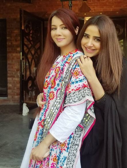 10 Pictures Of Pakistani Singer Rabi Pirzada That Will Make You Forget Everything - RVCJ Media