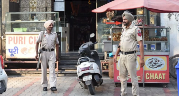 IT Raids On Ludhiana’s Famous Pakoda shop, Owner Surrenders 60 Lakh - RVCJ Media