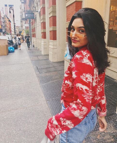 10 Bollywood Star Daughters Whom We Can Expect To Make A Strong Bollywood Debut Soon - RVCJ Media