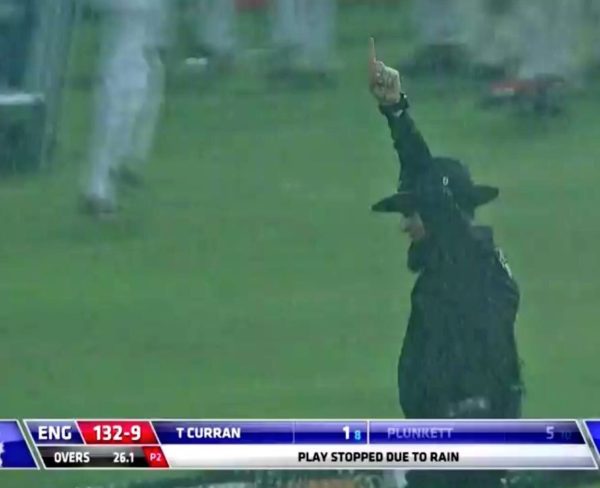 Pakistan Umpire Stood In The Rain Till The DRS Results Came Out. Twitterati Can't Stop Lauding Him - RVCJ Media