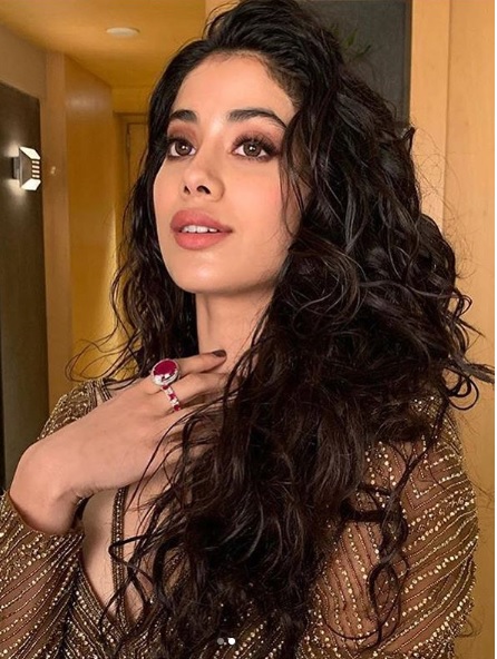 Janhvi Kapoor Wore A Revealing Dress At Vogue Women Of The Year Awards, Got Trolled Left & Right - RVCJ Media