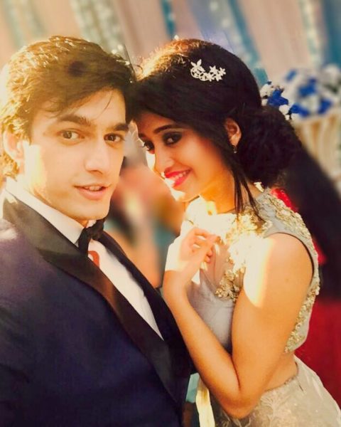 List Of Winners Of Star Parivaar Awards 2018 Is Out. Kartik And Naira Have Won Many Awards - RVCJ Media