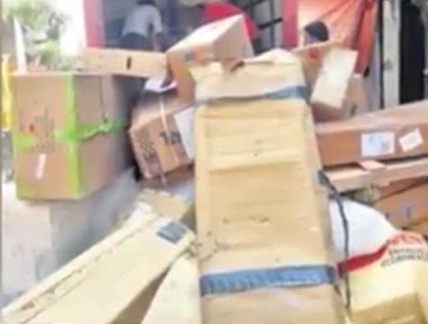 What Surat Businessmen Did To Get Back At Online Retailers Is Unique But Unethical - RVCJ Media