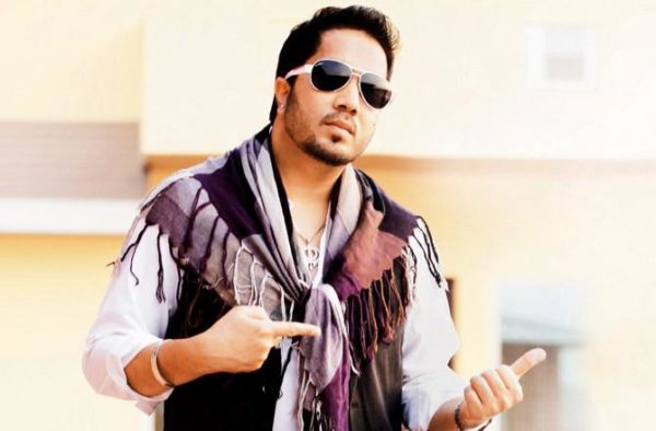 Desi Netizen Slams Mika Singh For Performing At A Wedding In Karachi RVCJ Media