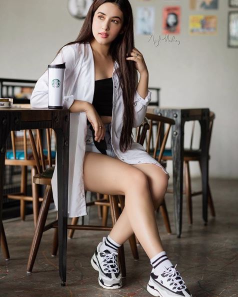 Nepalese Beauty Aditi Budhathoki Looks Extremely Gorgeous. You Can't Miss Her Pics - RVCJ Media