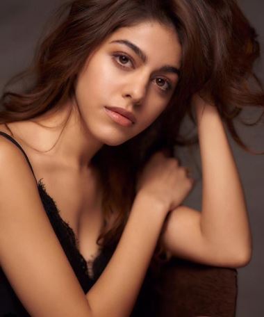 Pooja Bedi's Daughter Alaia To Make Her Debut In Bollywood, Check Out Her Pictures Here - RVCJ Media