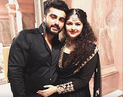Arjun Blasts Trolls For Abusing Anshula After She Failed To Help Janhvi On Koffee With Karan - RVCJ Media