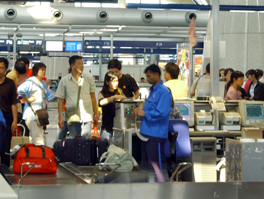 Bangalore Airport Reduces Check In Time To 45 Seconds, No More Waiting In Lines RVCJ Media