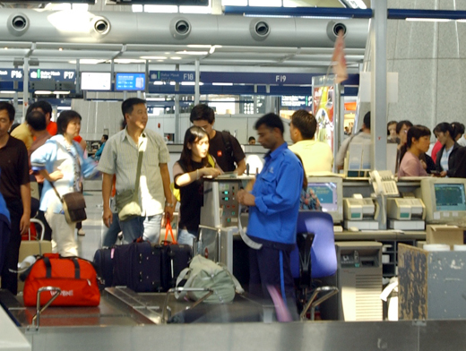 Bangalore Airport Reduces Check In Time To 45 Seconds, No More Waiting In Lines - RVCJ Media