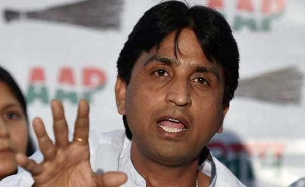 Vishwas Trolls Shashi Tharoor On Twitter, He Snaps Back In Hindi - RVCJ Media