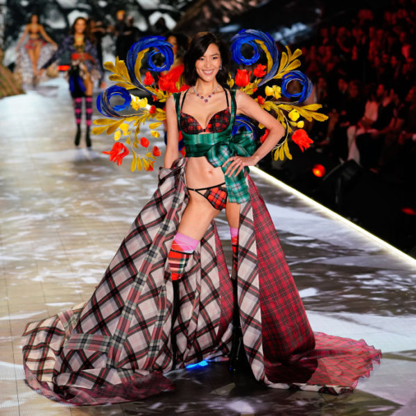 Victoria's Secret Holds Fashion Show In New York, Adriana Lima Bids Farewell - RVCJ Media