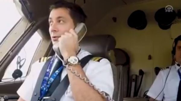 This Pilot Honoured His Teacher In Front Of All The Passengers. The Video Will Make You Emotional RVCJ Media