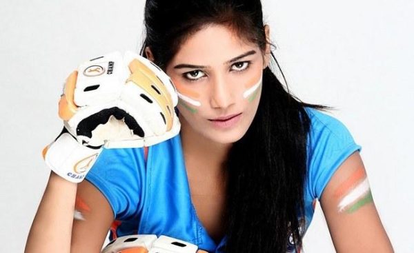 Poonam Pandey Unzips Her Pant In New Video, Check It Out Now - RVCJ Media