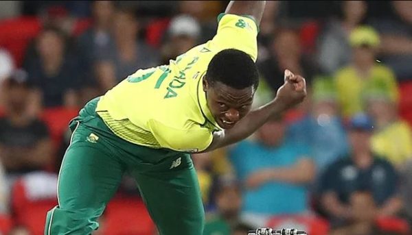 Kagiso Rabada Left Embarrassed After Throwing A Weird Delivery To Maxwell. Watch Video - RVCJ Media