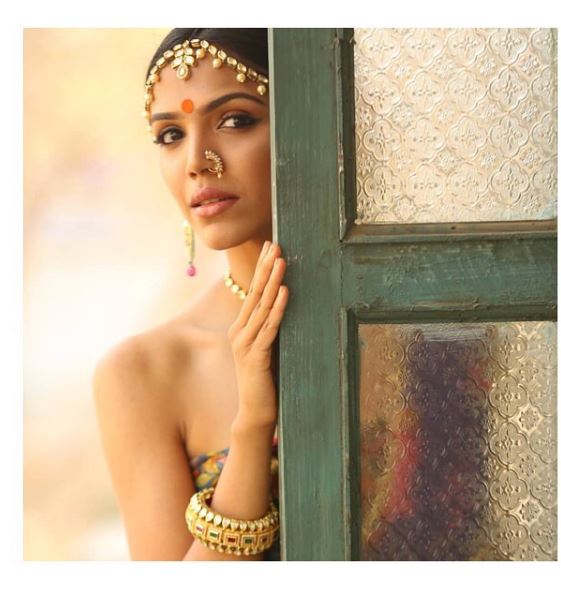 Mirzapur Actress Sweety Aka Shriya Pilgaonkar Looks Hot In Real. You Can't Miss Her Pics - RVCJ Media