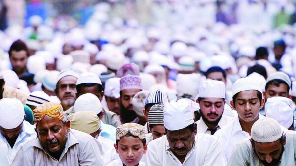 Three Private Companies In Sector 58 Have Offered Space To Muslim Employees For Namaz - RVCJ Media