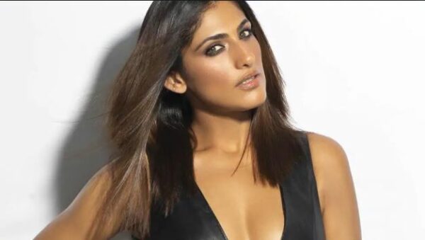 IMDB Releases List Of Top 10 Stars Of Indian Cinema, Guess Who's On Number 1? RVCJ Media